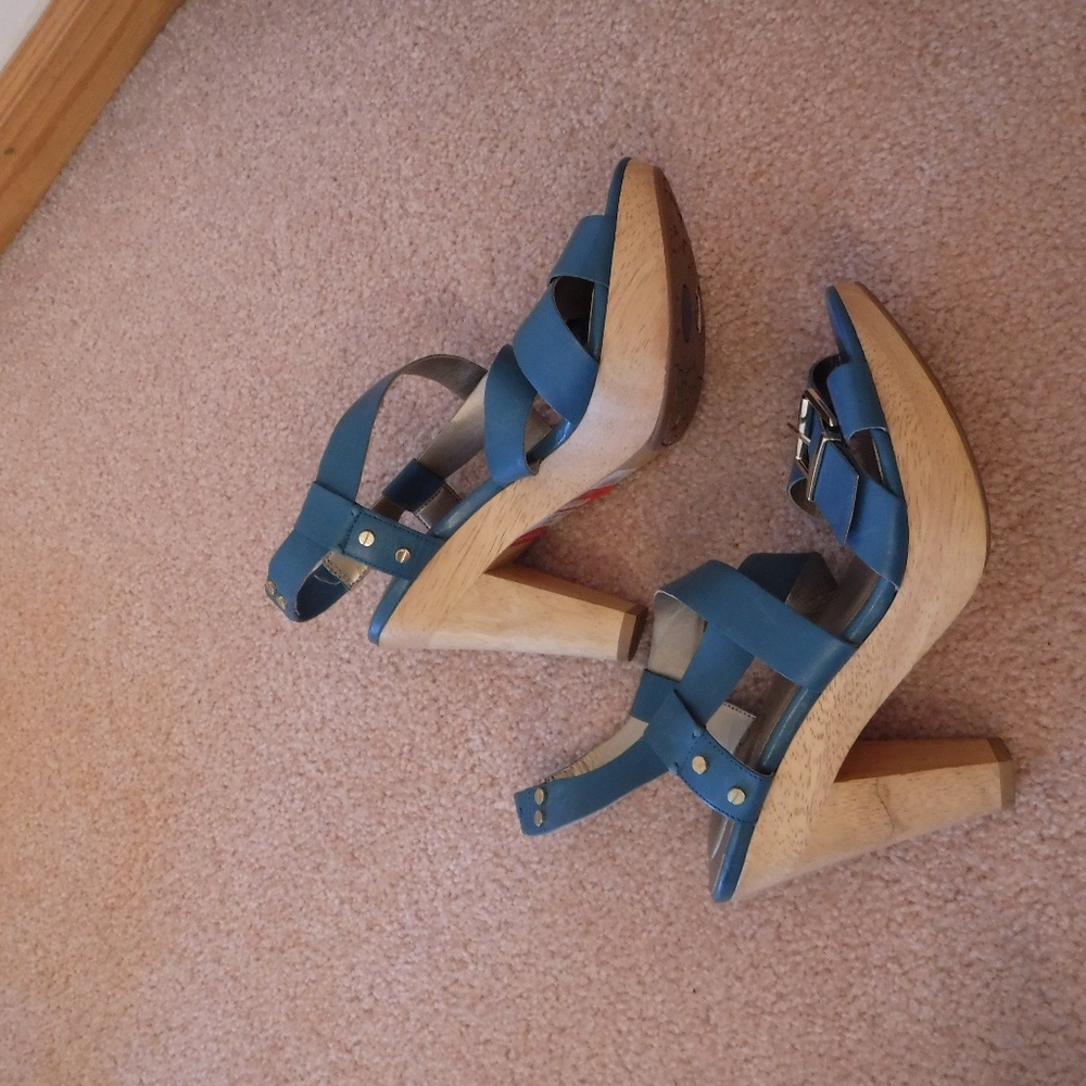 Me Too Wedges - Picture 3 of 6